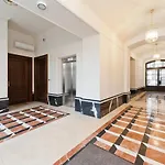 Plac Na Groblach 19 Apartment
